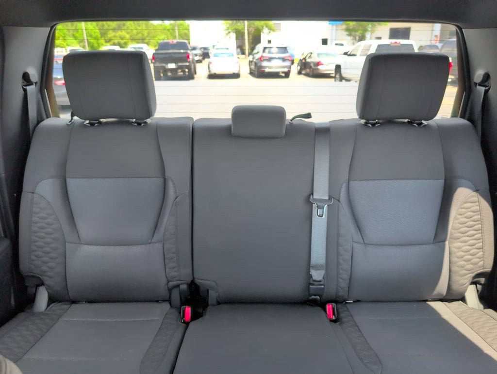 Used 2025 Toyota Tundra SR5 w/ SR5 Convenience Package RWD image 31