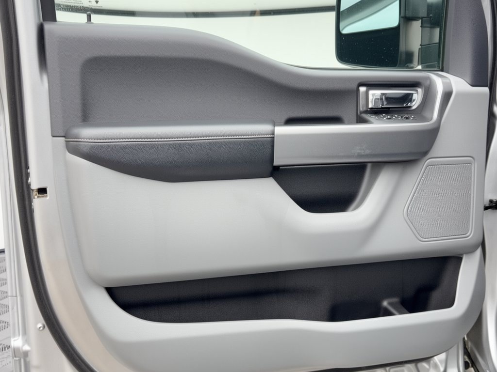 Used 2023 Ford F450 XLT AWD/4WD image 14