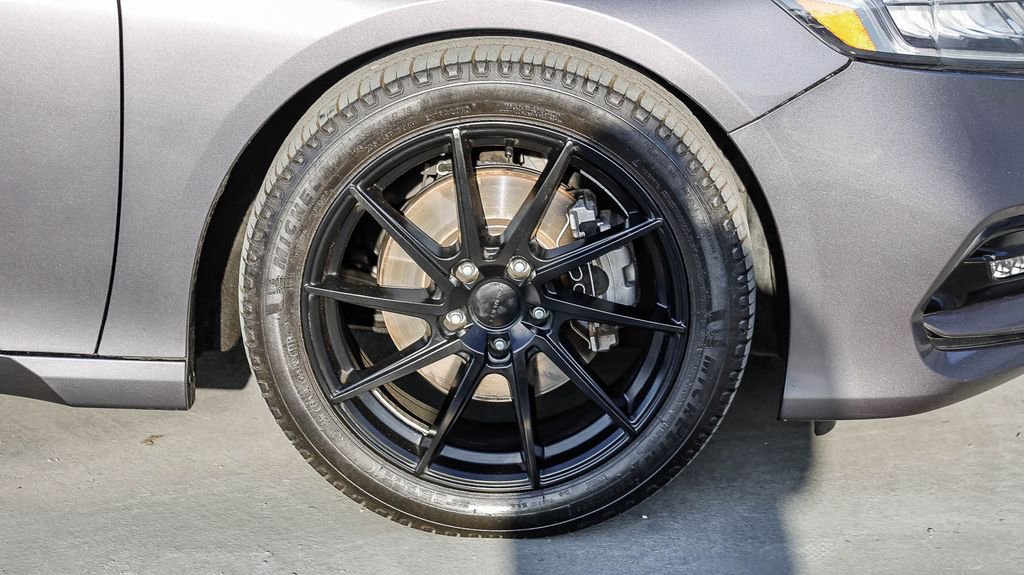 Used 2018 Honda Accord Sport image 11