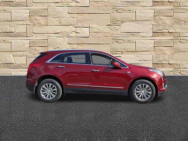 Used 2017 Cadillac XT5 Luxury w/ Driver Awareness Package image 7