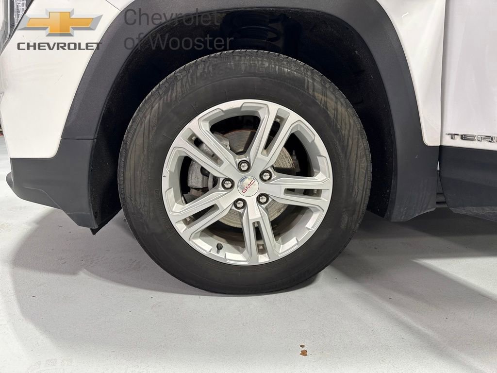 Used 2023 GMC Terrain SLE w/ Driver Convenience Package image 32