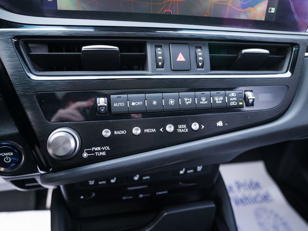 Certified 2022 Lexus ES 300h F Sport w/ Accessory Package 2 image 27