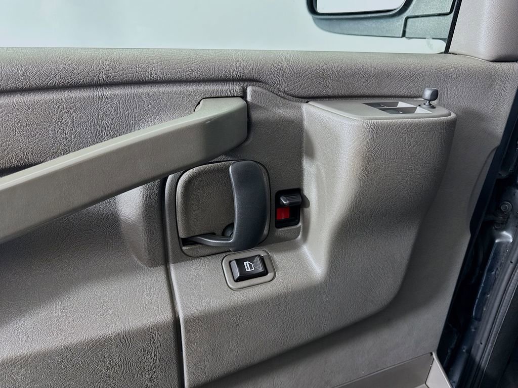 Used 2019 Chevrolet Express 2500 w/ Driver Convenience Package image 12