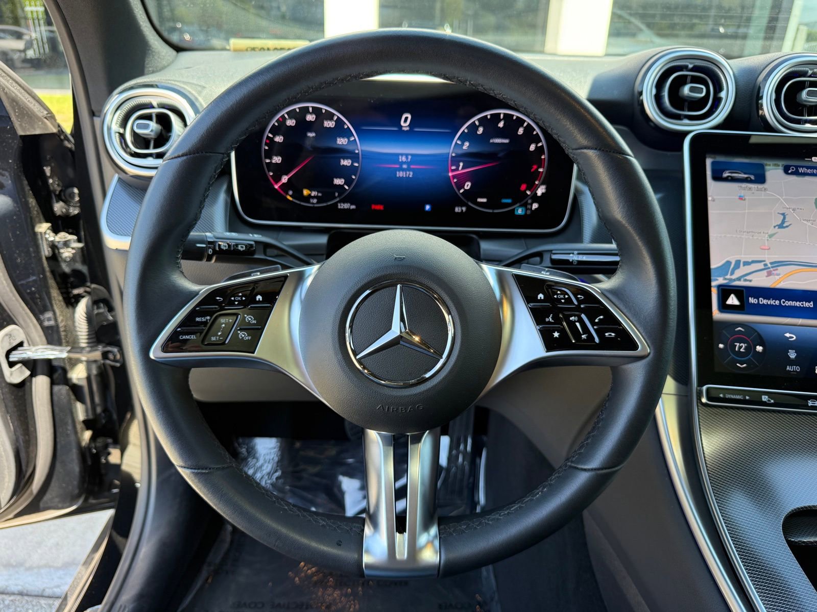 Used 2025 Mercedes-Benz GLC 300 image 31