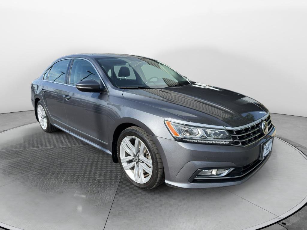 Used 2017 Volkswagen Passat 1.8T SE FWD image 1