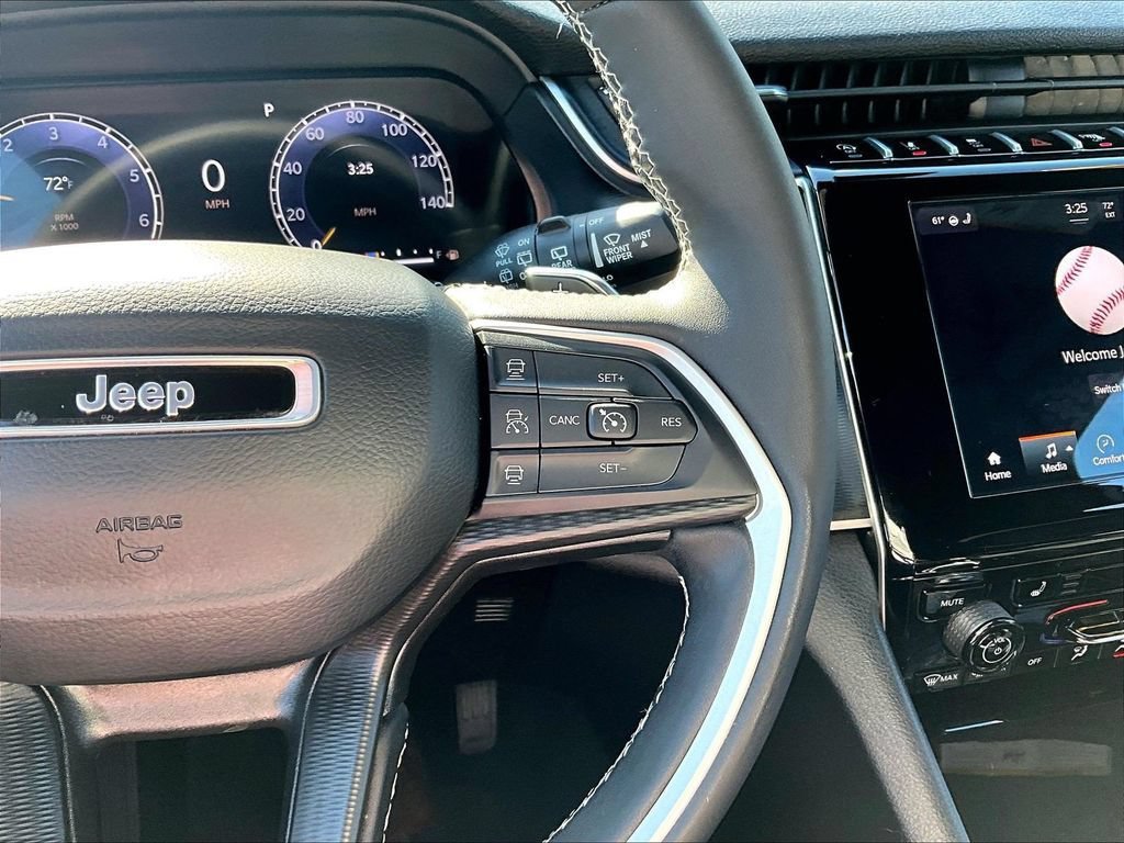 Used 2023 Jeep Grand Cherokee Altitude AWD/4WD image 24