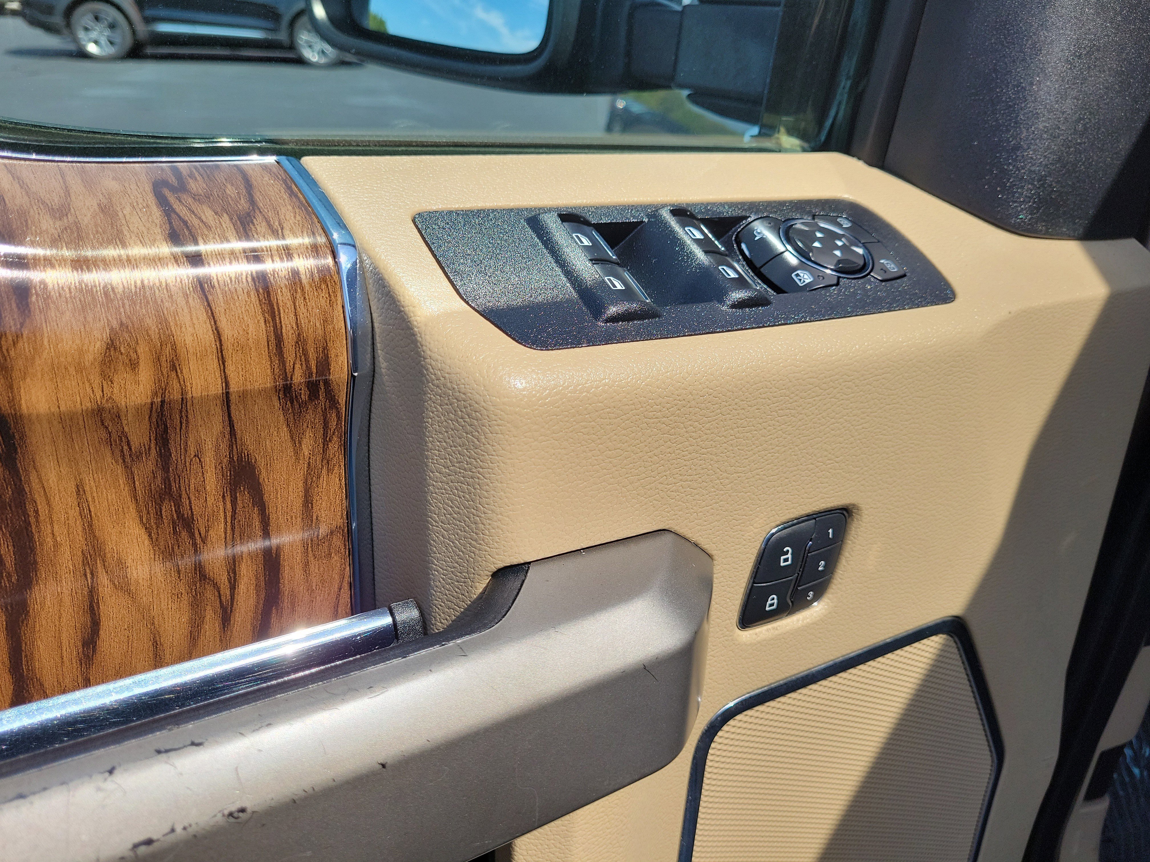 Used 2019 Ford F150 Lariat image 16