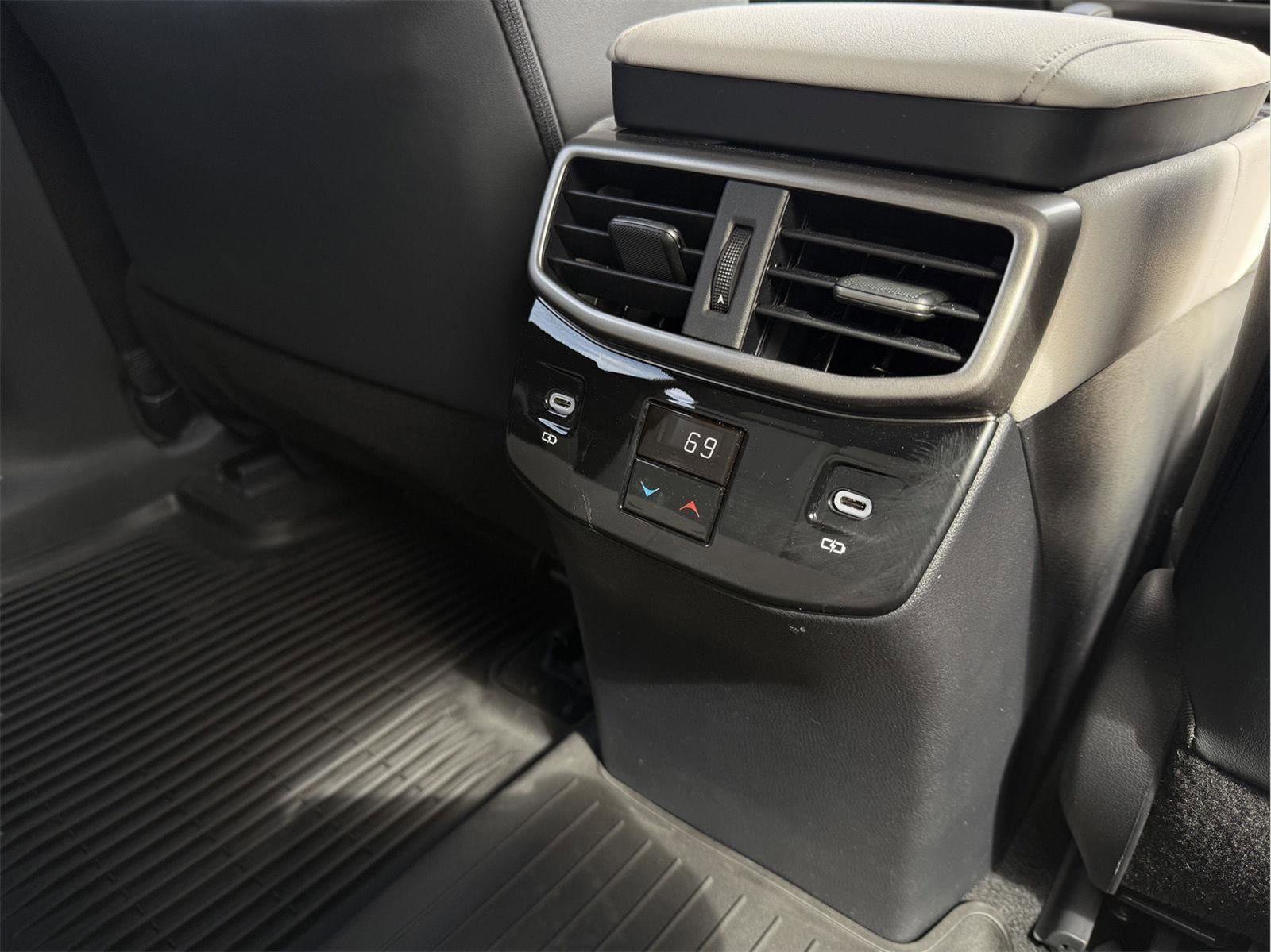 Used 2025 Lexus RX 350 Premium w/ Accessory Package image 23