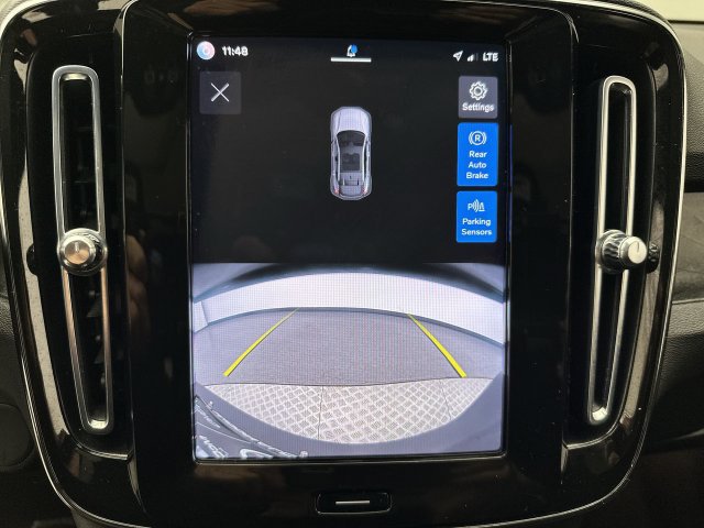 Certified 2023 Volvo C40 Recharge Core AWD/4WD image 17