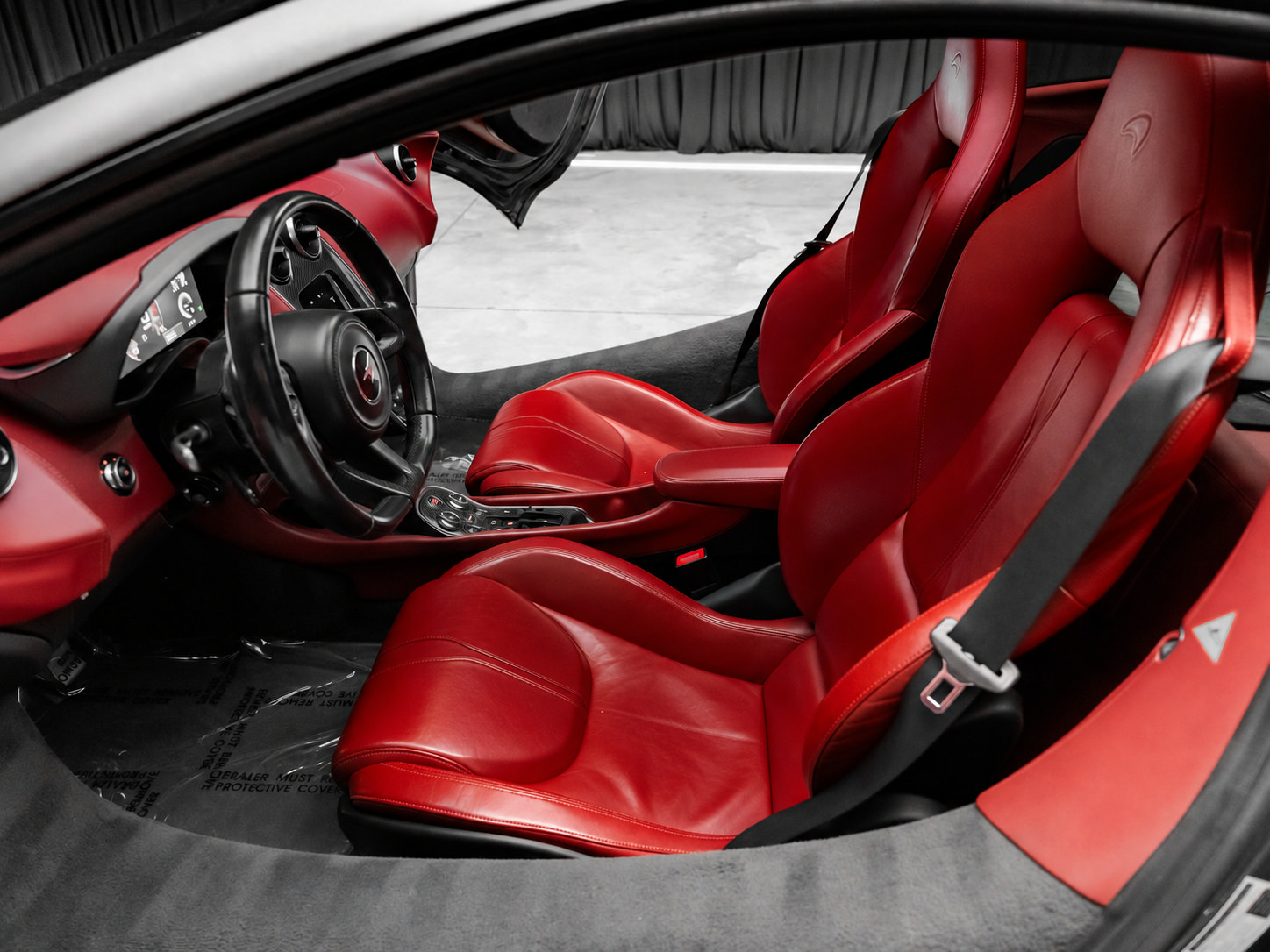 Used 2017 McLaren 570S RWD image 2