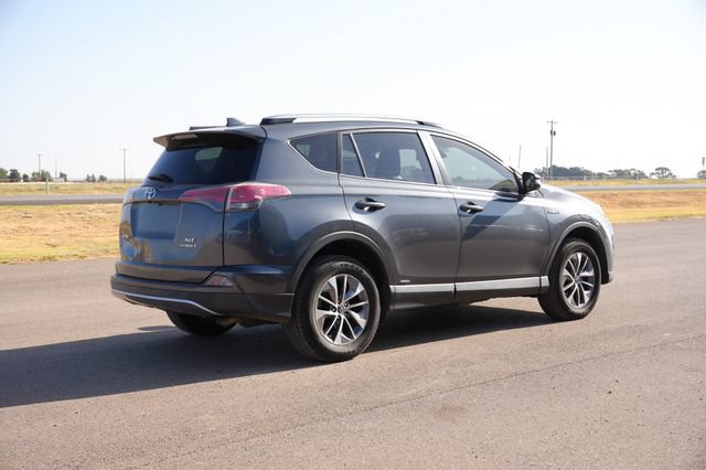 Used 2017 Toyota RAV4 XLE w/ Carpet Mat Package AWD/4WD image 5