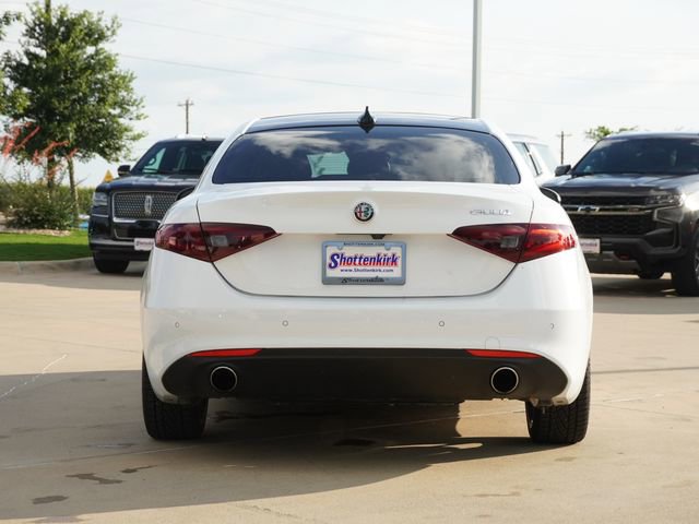 Used 2019 Alfa Romeo Giulia Ti RWD image 8