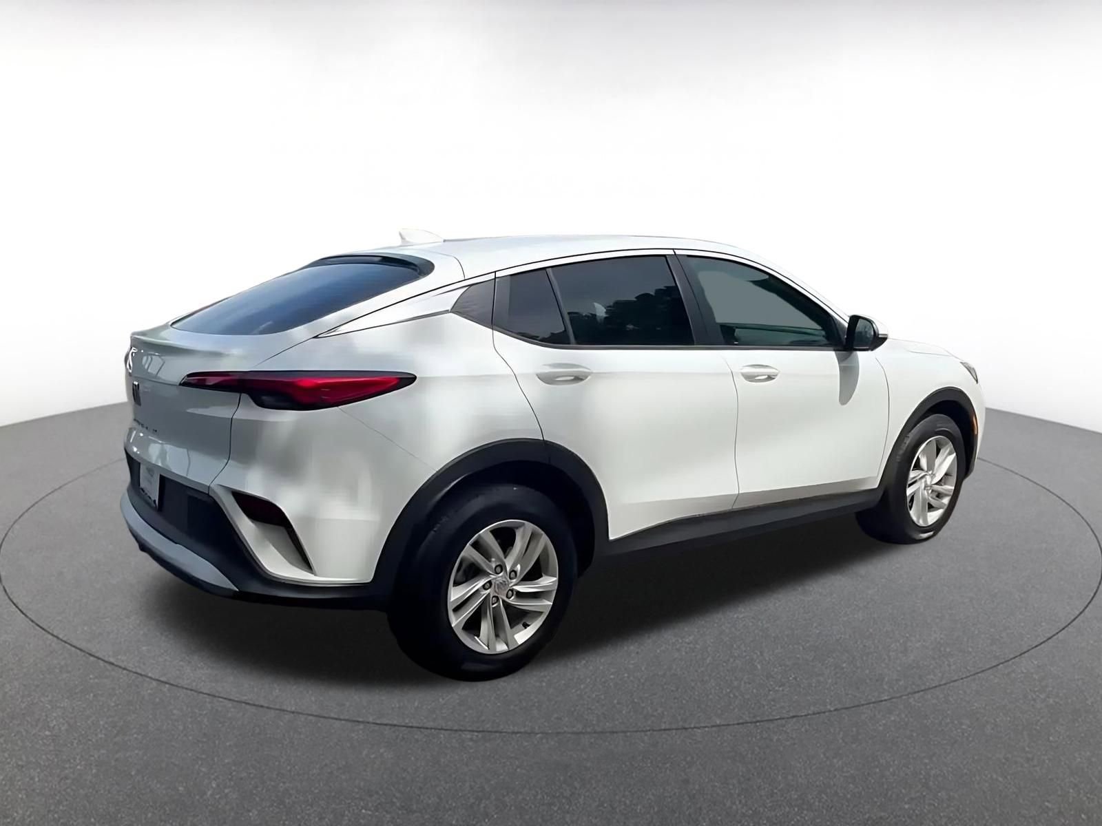 Used 2025 Buick Envista Preferred image 15