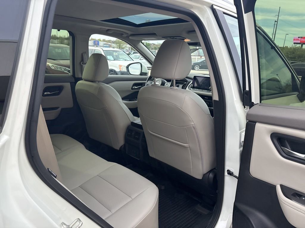 Used 2023 Nissan Rogue SV w/ SV Premium B Package AWD/4WD image 32