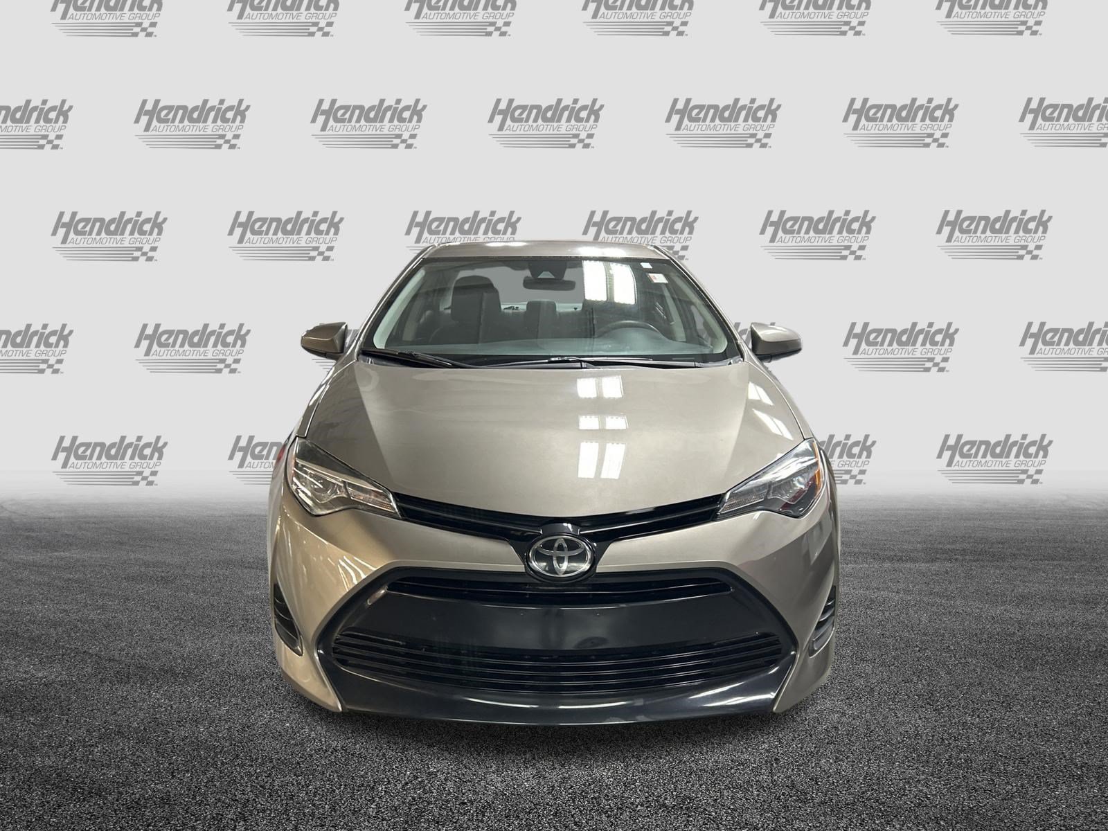 Used 2017 Toyota Corolla LE FWD image 3