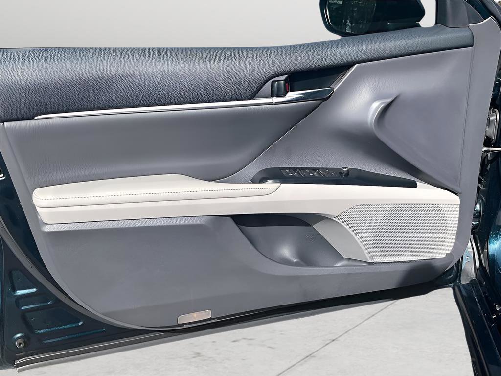 Used 2019 Toyota Camry XSE w/ Navigation Package image 21