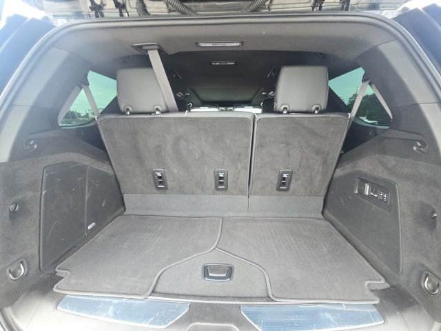 Used 2024 Cadillac Escalade Premium Luxury AWD/4WD image 13