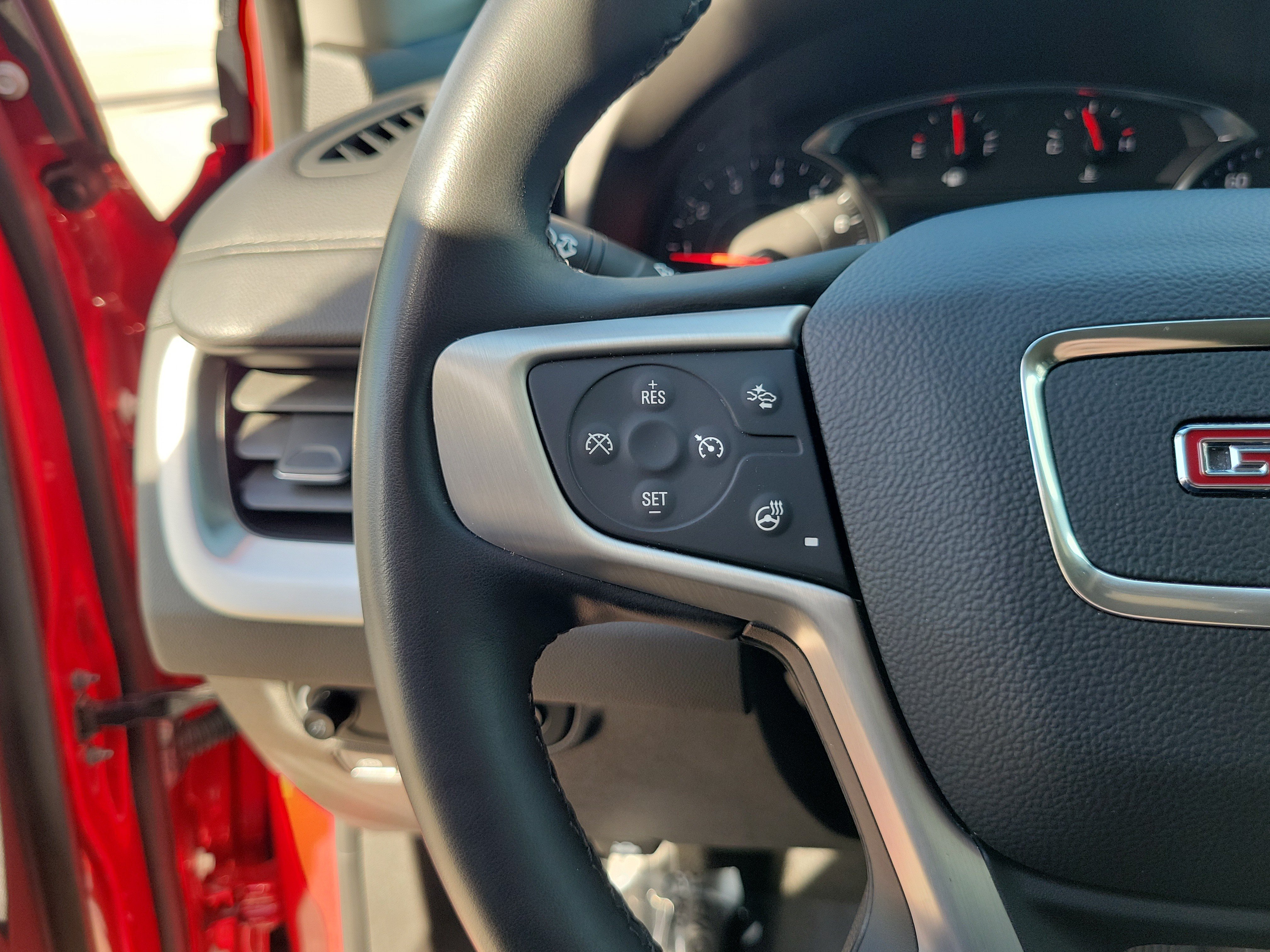 Used 2024 GMC Terrain SLT FWD image 18