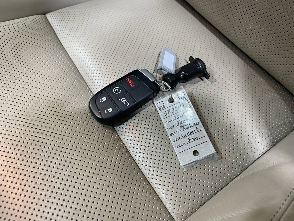 Used 2021 Jeep Grand Cherokee Summit w/ Platinum Series Group image 38