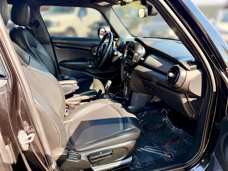 Used 2021 MINI Cooper 4-Door Hardtop FWD image 16