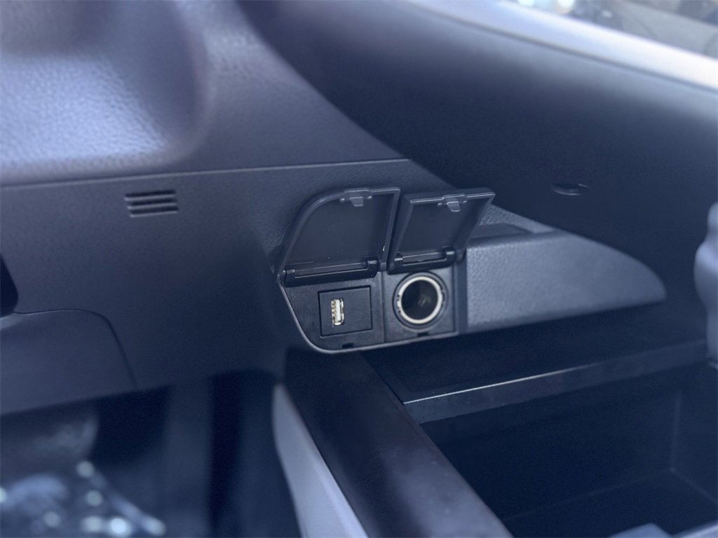 Used 2022 Toyota Camry SE image 24