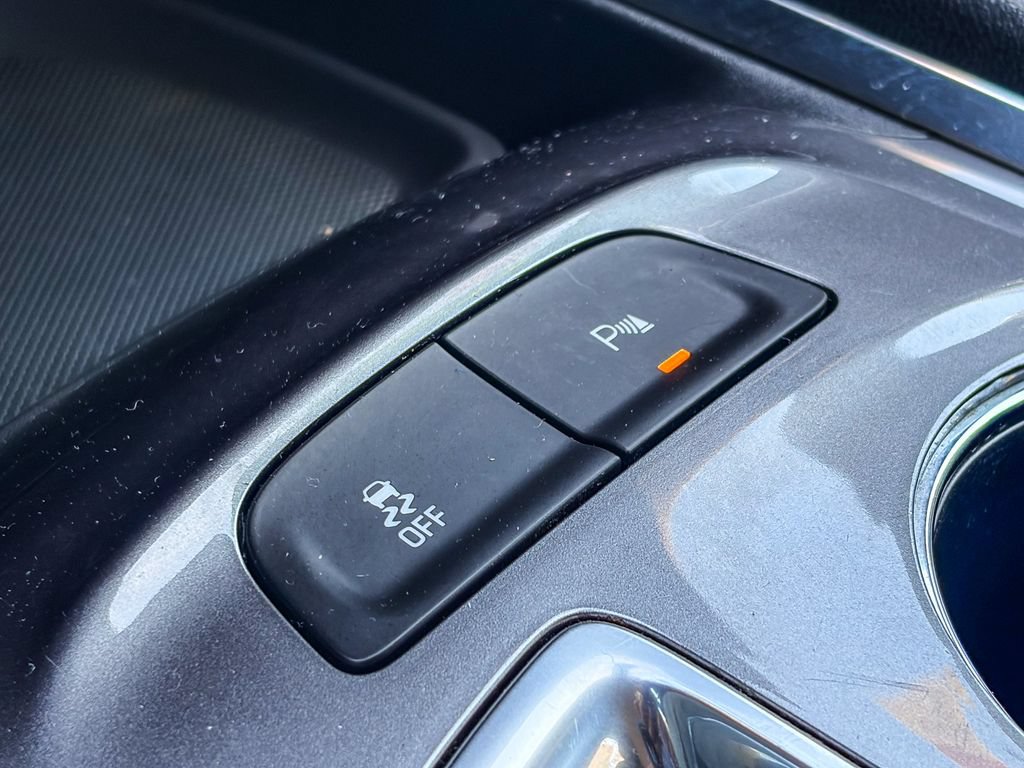 Used 2022 Chevrolet Malibu LS FWD image 39