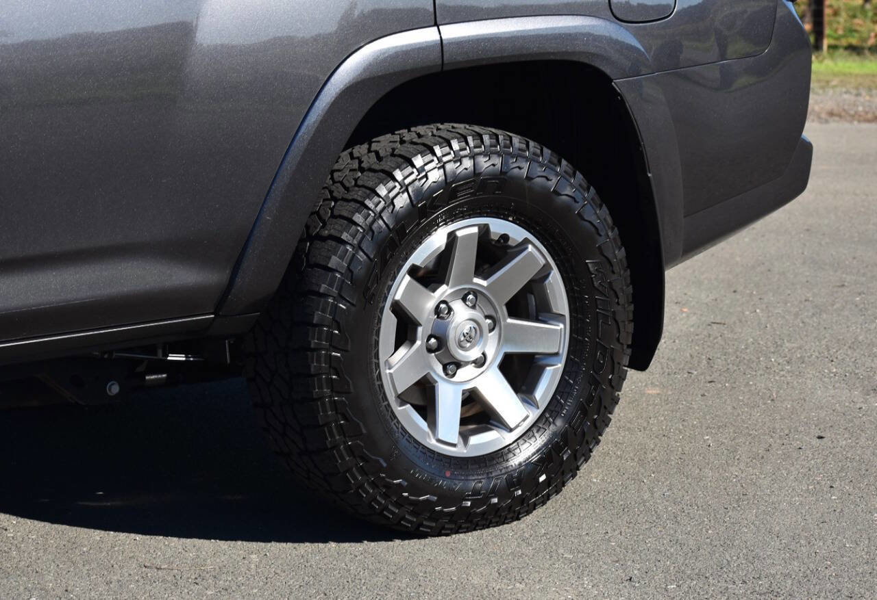 Used 2016 Toyota 4Runner 4WD image 11