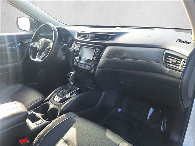 Used 2018 Nissan Rogue SL w/ Premium Package image 18