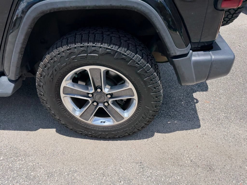 Used 2020 Jeep Wrangler Unlimited Sahara AWD/4WD image 8