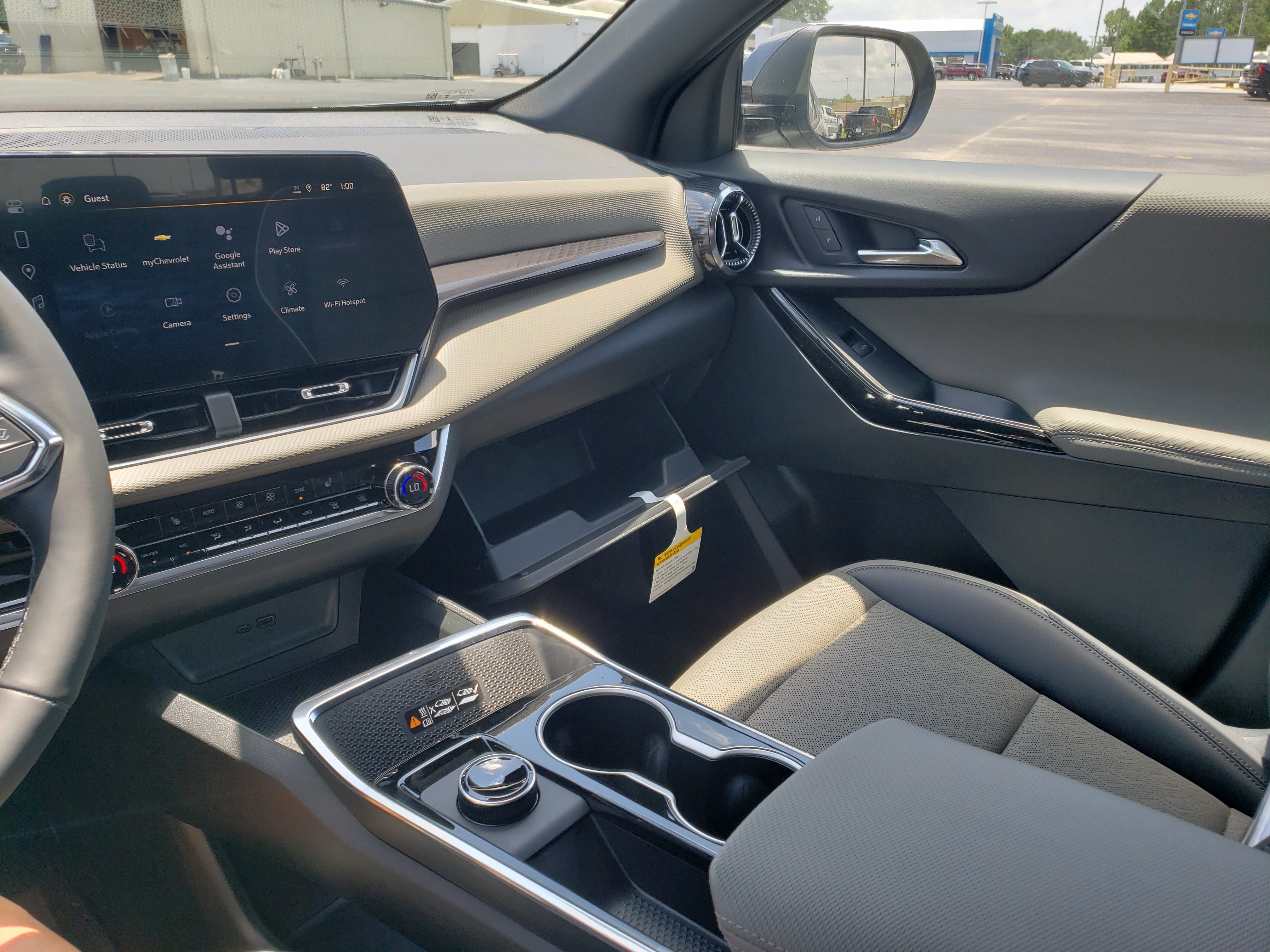 New 2026 Chevrolet Equinox LT w/ Convenience Package II FWD image 37