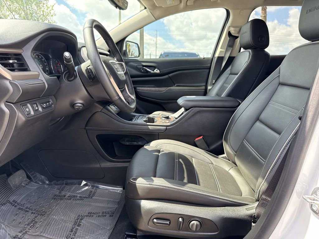 Used 2023 GMC Acadia Denali w/ Denali Ultimate Package FWD image 23
