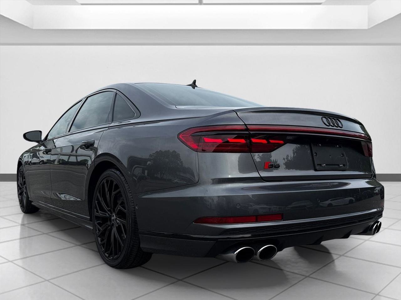 Used 2021 Audi S8 L AWD/4WD image 3