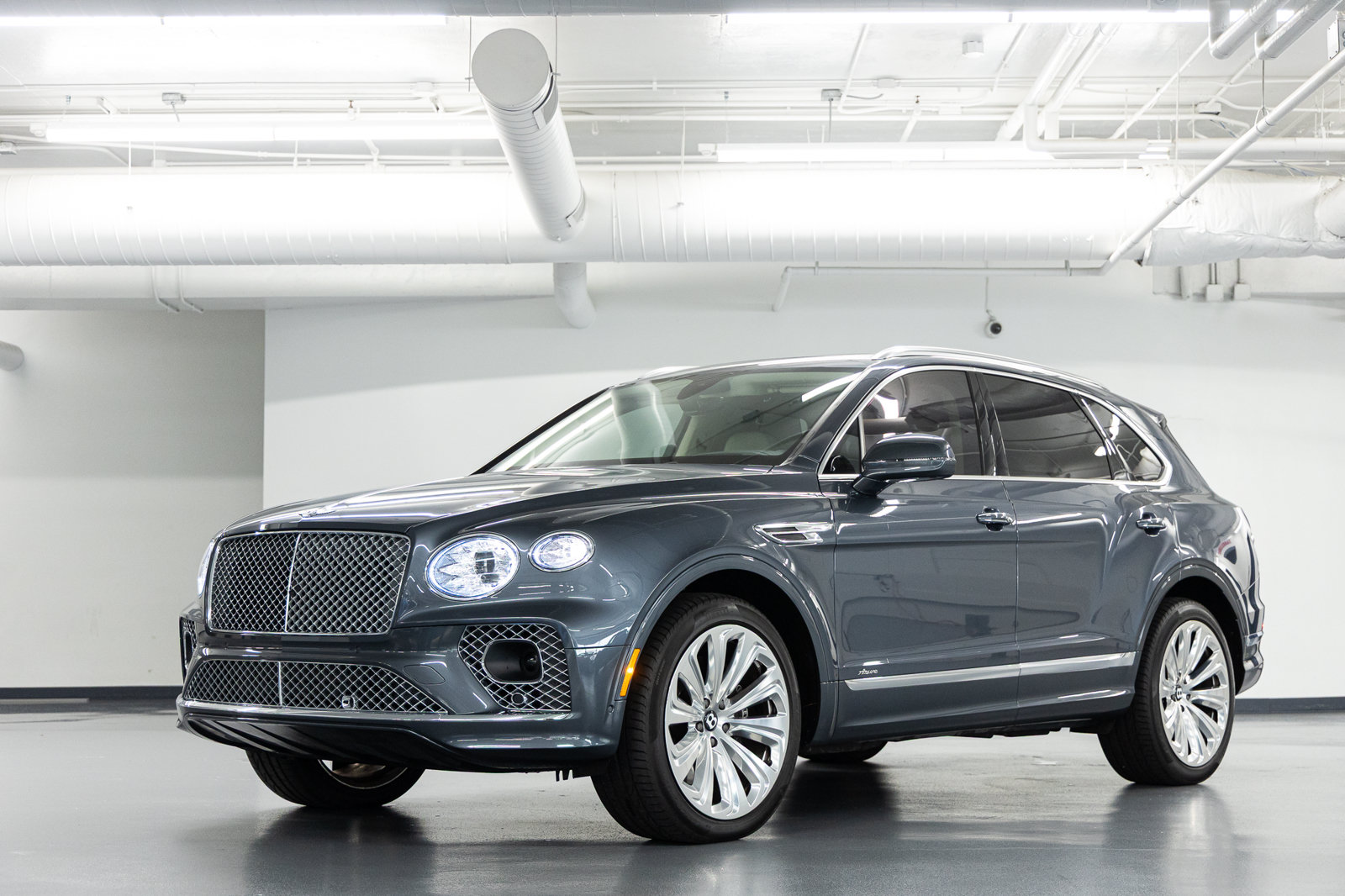 Certified 2023 Bentley Bentayga AWD/4WD image 3