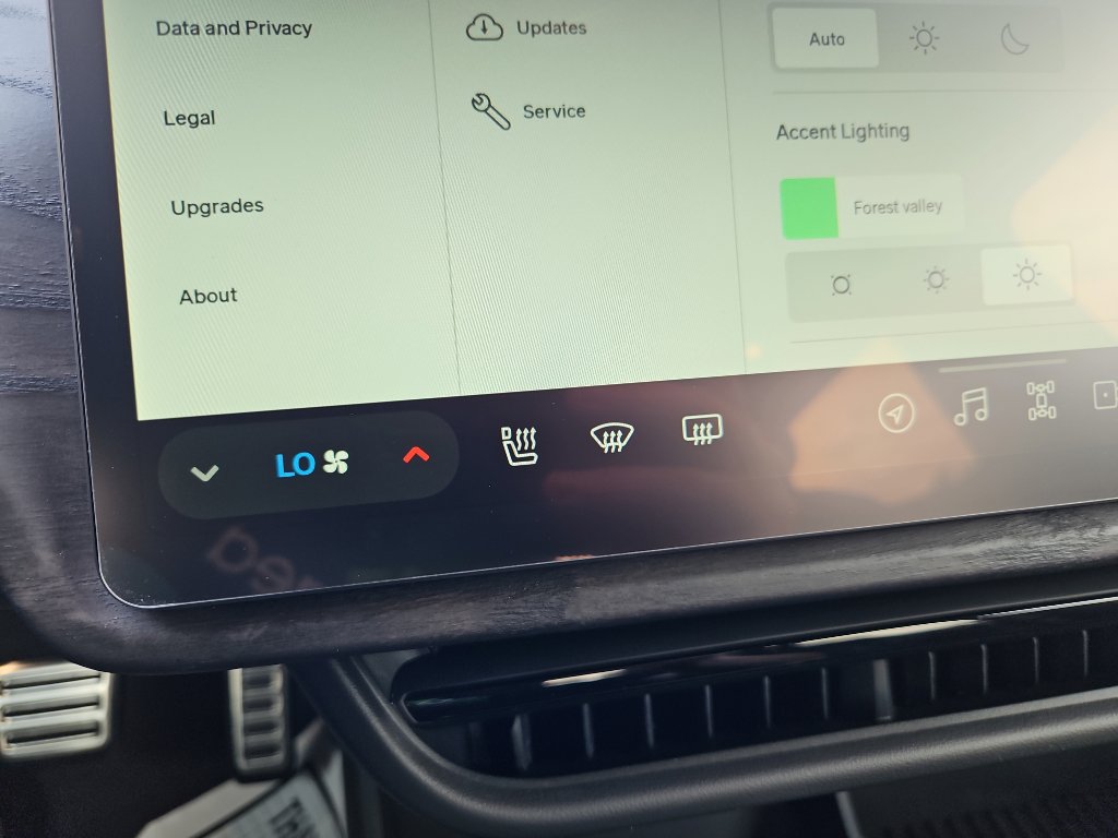 Used 2023 Rivian R1T Adventure image 15