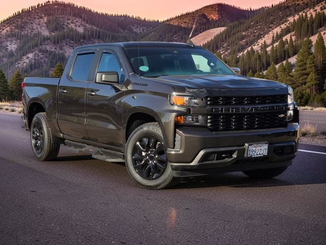 Used 2021 Chevrolet Silverado 1500 Custom w/ Safety Confidence Package RWD image 2