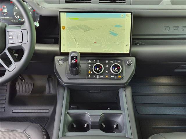 Certified 2026 Land Rover Defender 110 X-Dynamic SE AWD/4WD image 15