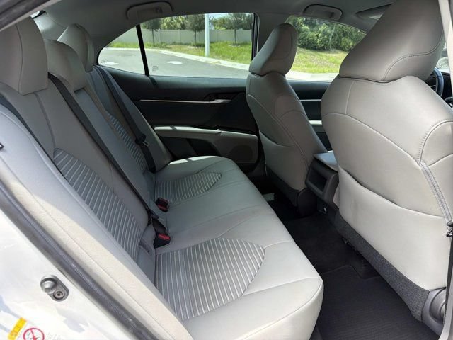 Used 2018 Toyota Camry SE FWD image 19