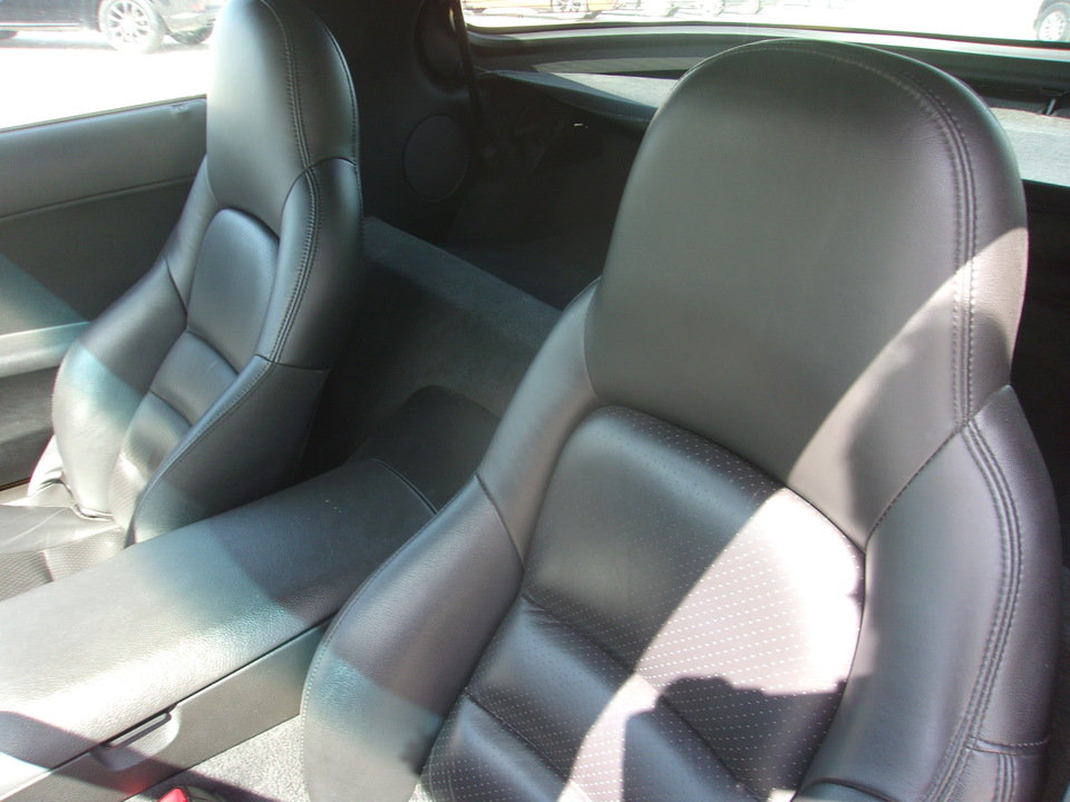 Used 2006 Chevrolet Corvette Coupe w/ Preferred Equipment Group RWD image 10