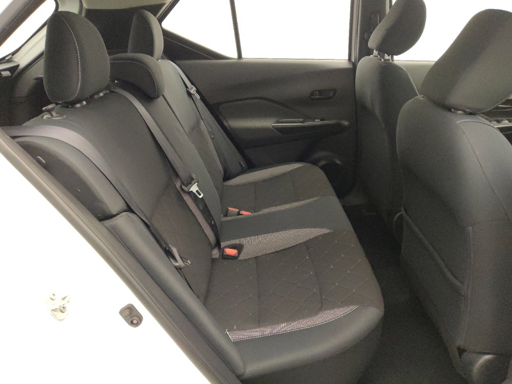 Used 2020 Nissan Kicks S image 19