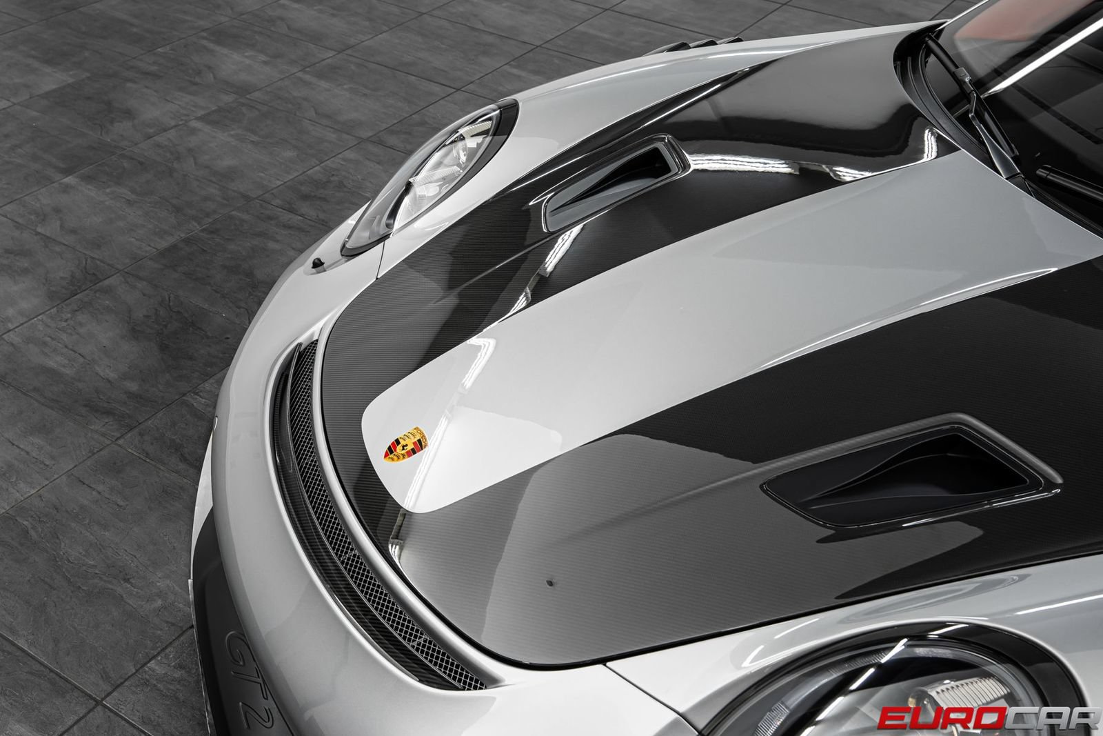 Used 2019 Porsche 911 GT2 RS RWD image 9