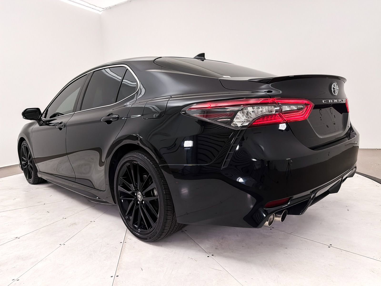 Used 2021 Toyota Camry XSE w/ Navigation Package FWD image 18