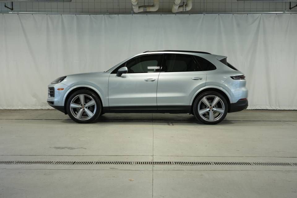 New 2026 Porsche Cayenne image 2