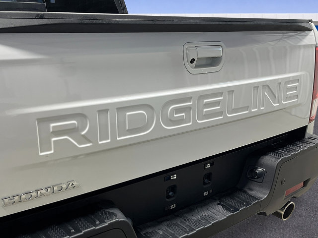 New 2026 Honda Ridgeline Black Edition image 6