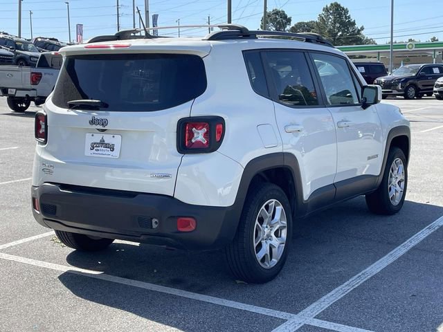 Used 2017 Jeep Renegade Latitude w/ Cold Weather Group AWD/4WD image 3