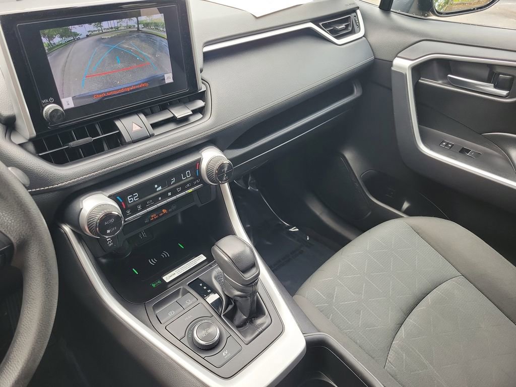 Used 2024 Toyota RAV4 AWD Hybrid image 33