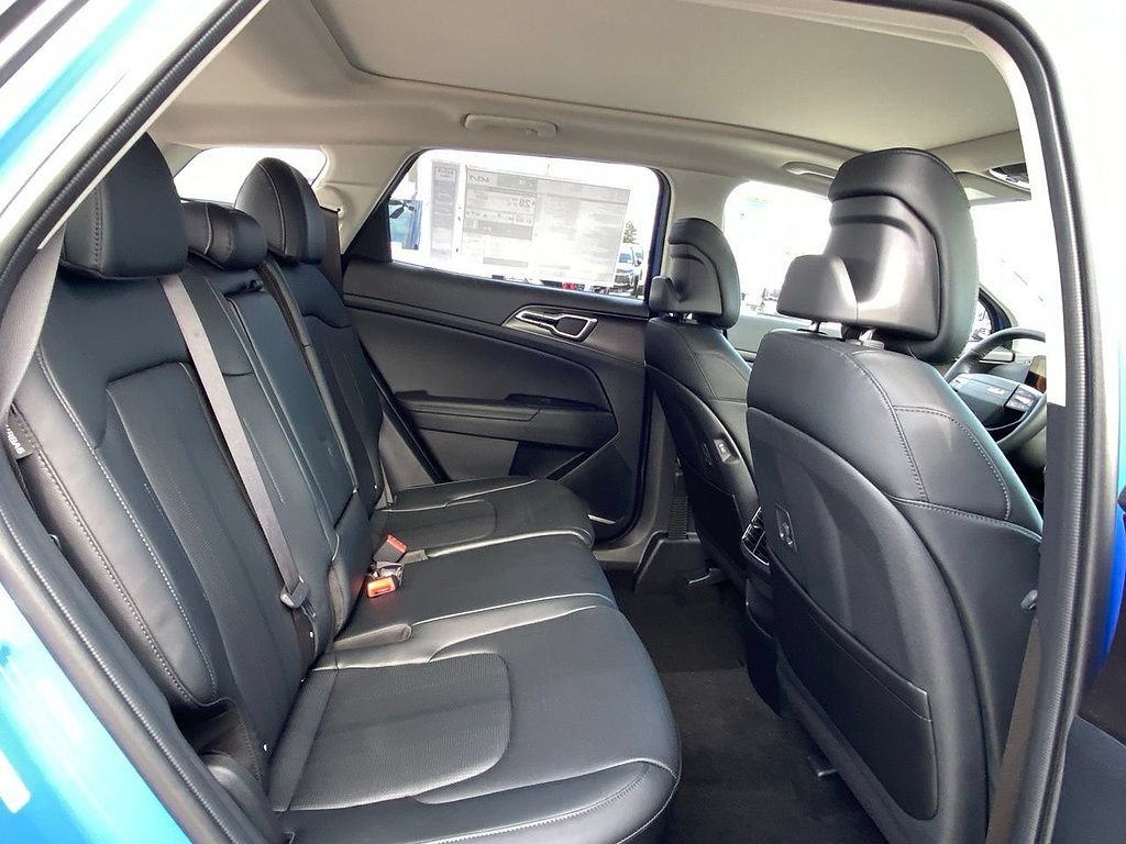 New 2026 Kia Sportage EX w/ EX Panorama Roof Package FWD image 22