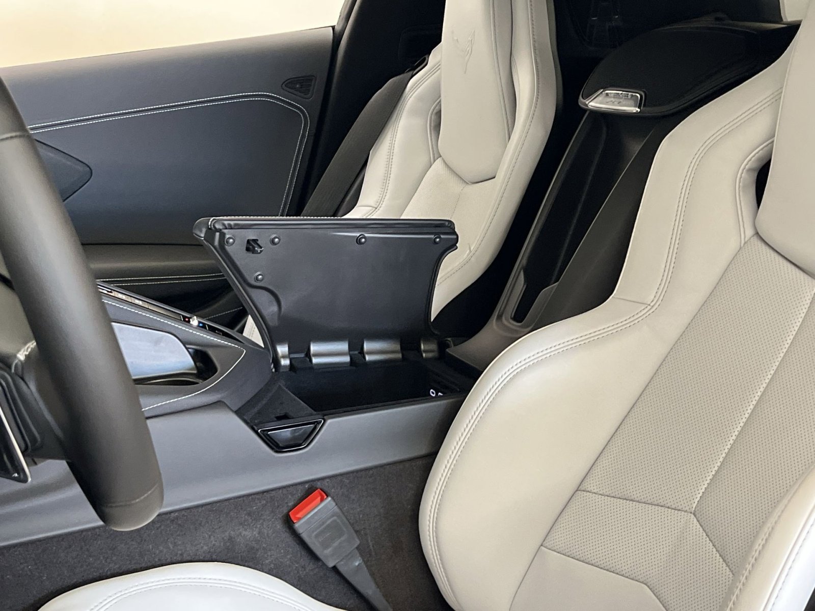 Used 2023 Chevrolet Corvette Stingray Coupe w/ Z51 Performance Package image 22