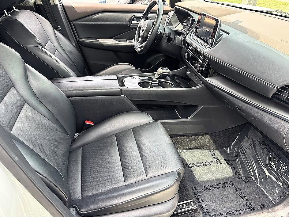 Used 2022 Nissan Rogue SV w/ SV Premium Package FWD image 23