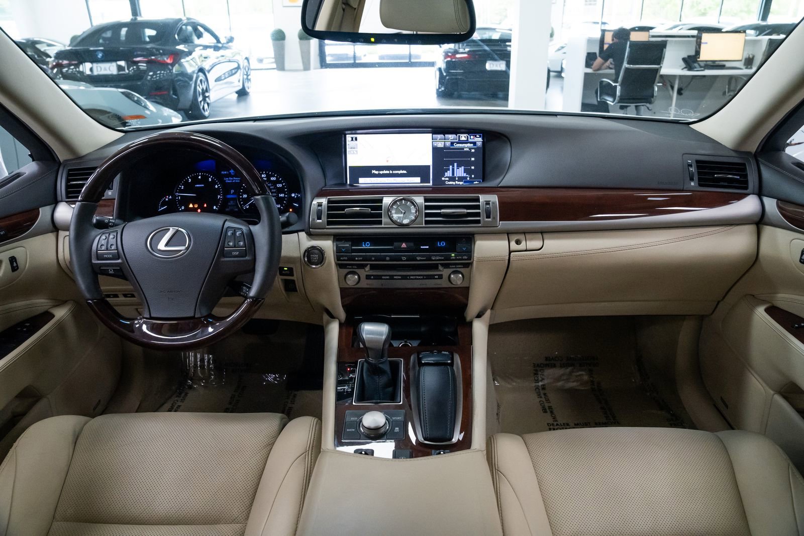 Used 2014 Lexus LS 460 w/ Comfort Package RWD image 9
