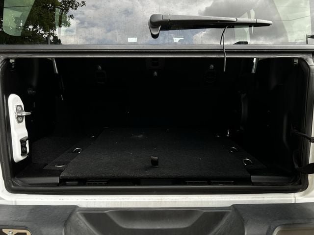 Used 2018 Jeep Wrangler Unlimited Sahara AWD/4WD image 29